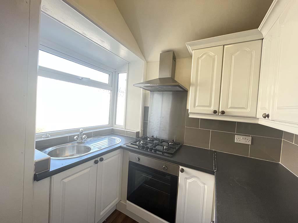 2 bedroom terraced house Let Agreed in Barnoldswick - Kitchen